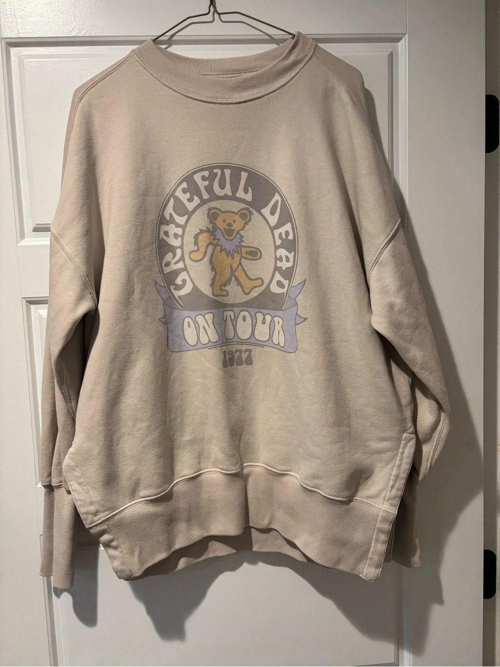 Abercrombie & Fitch Beige Grateful Dead Graphic Crewneck